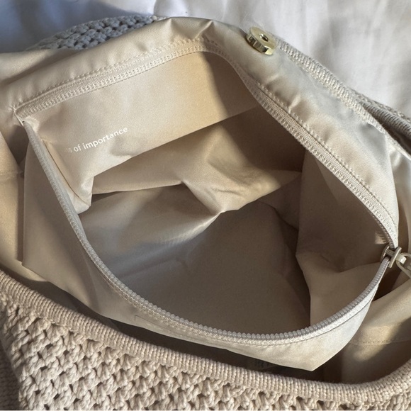 🤍 NWOT Lululemon Cotton Crochet Shoulder Bag 7L Light Ivory - Picture 9 of 11